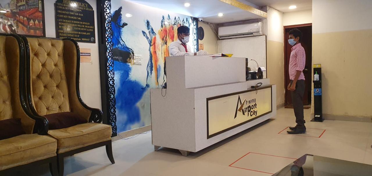 Hotel Airport City Near Delhi International Airport Нью-Дели Экстерьер фото