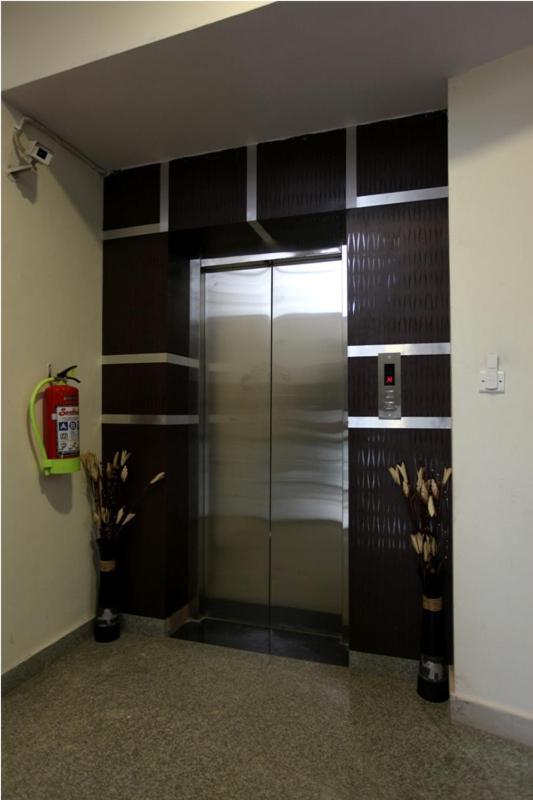 Hotel Airport City Near Delhi International Airport Нью-Дели Экстерьер фото