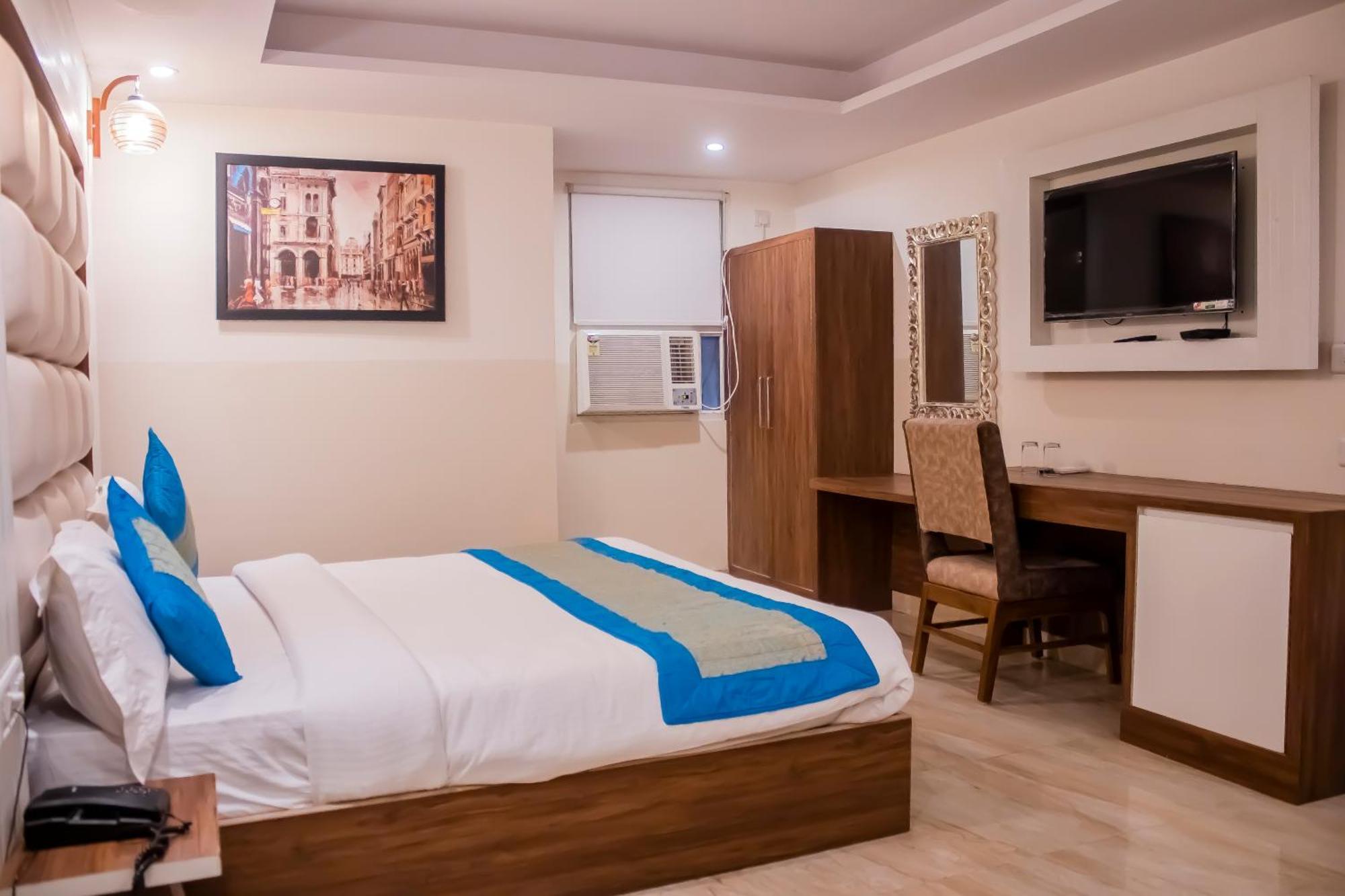 Hotel Airport City Near Delhi International Airport Нью-Дели Экстерьер фото