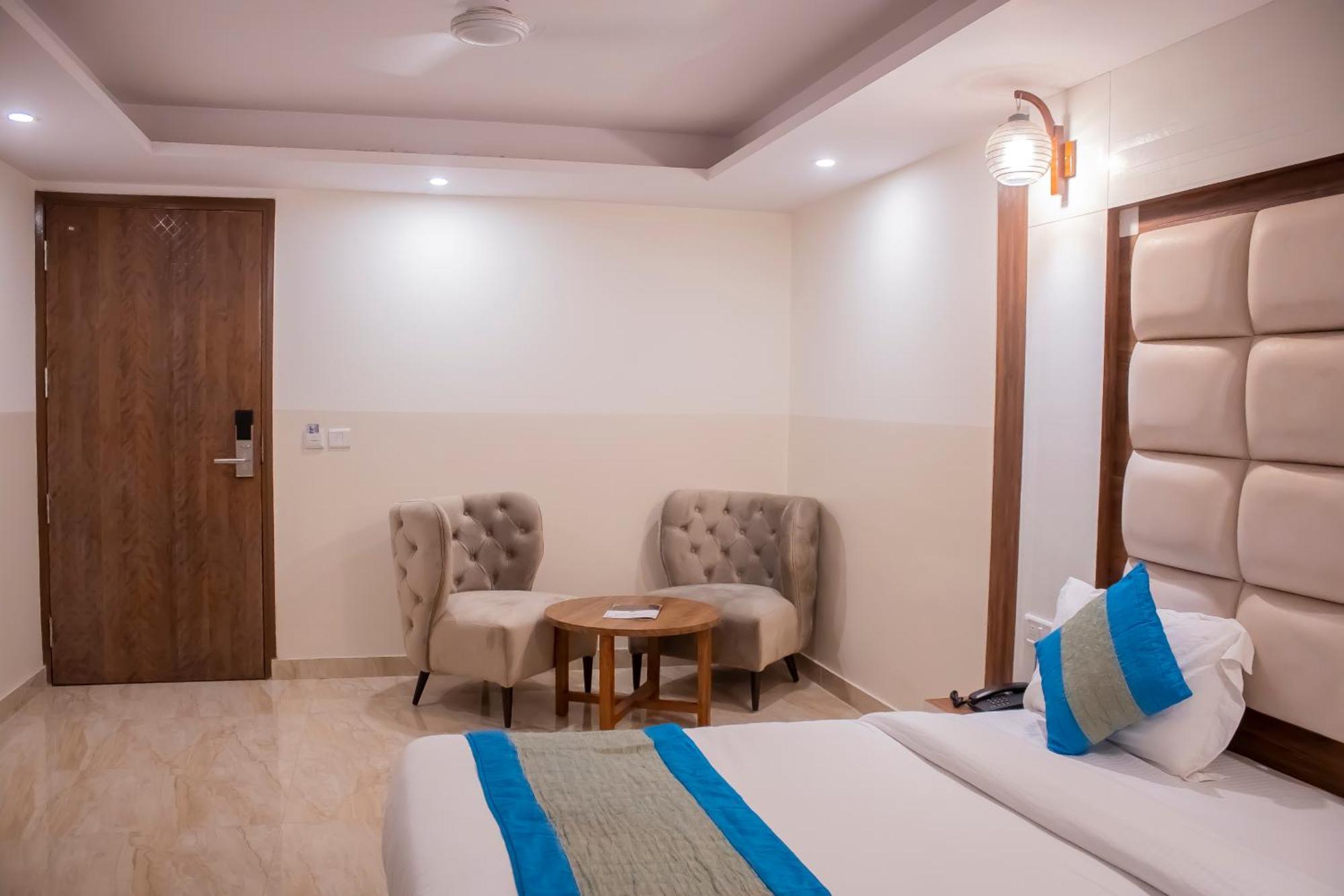 Hotel Airport City Near Delhi International Airport Нью-Дели Экстерьер фото