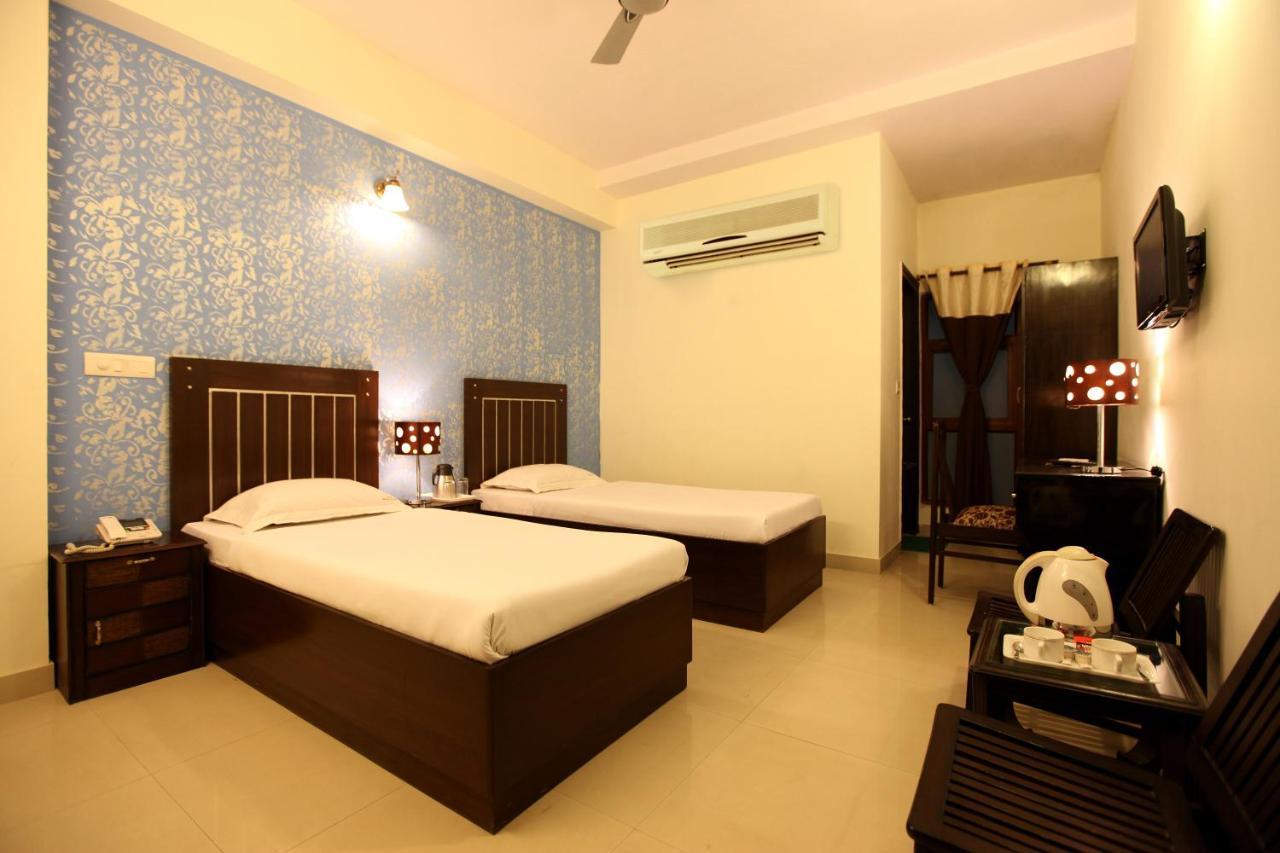 Hotel Airport City Near Delhi International Airport Нью-Дели Экстерьер фото