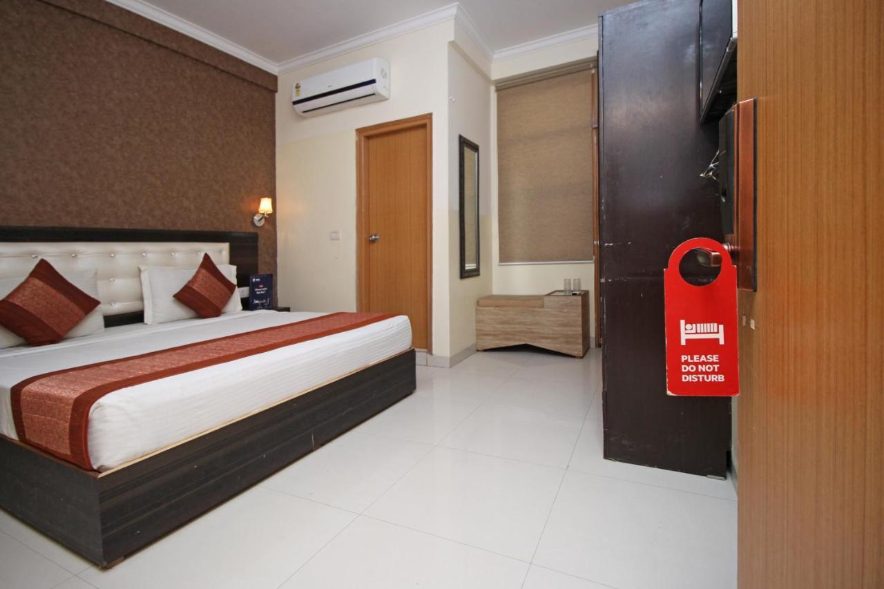 Hotel Airport City Near Delhi International Airport Нью-Дели Экстерьер фото