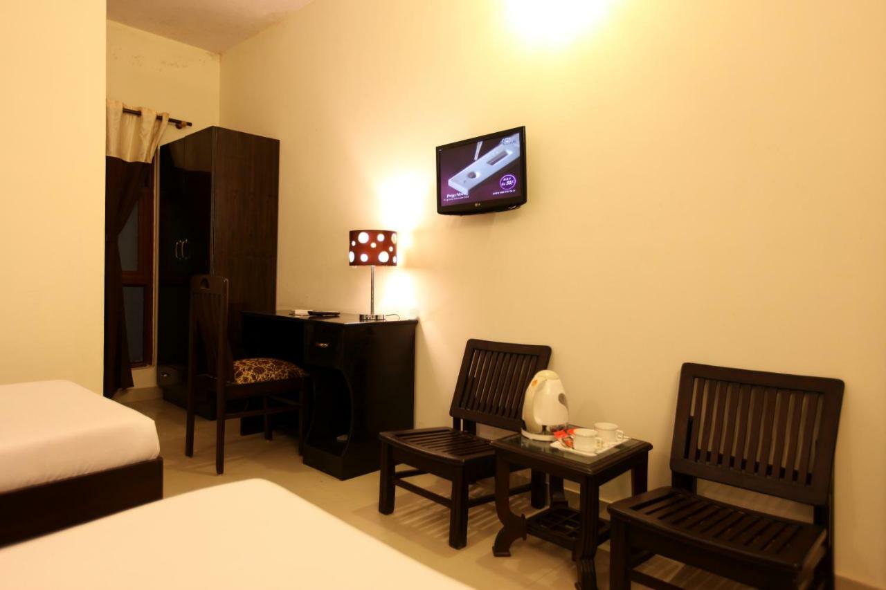 Hotel Airport City Near Delhi International Airport Нью-Дели Экстерьер фото