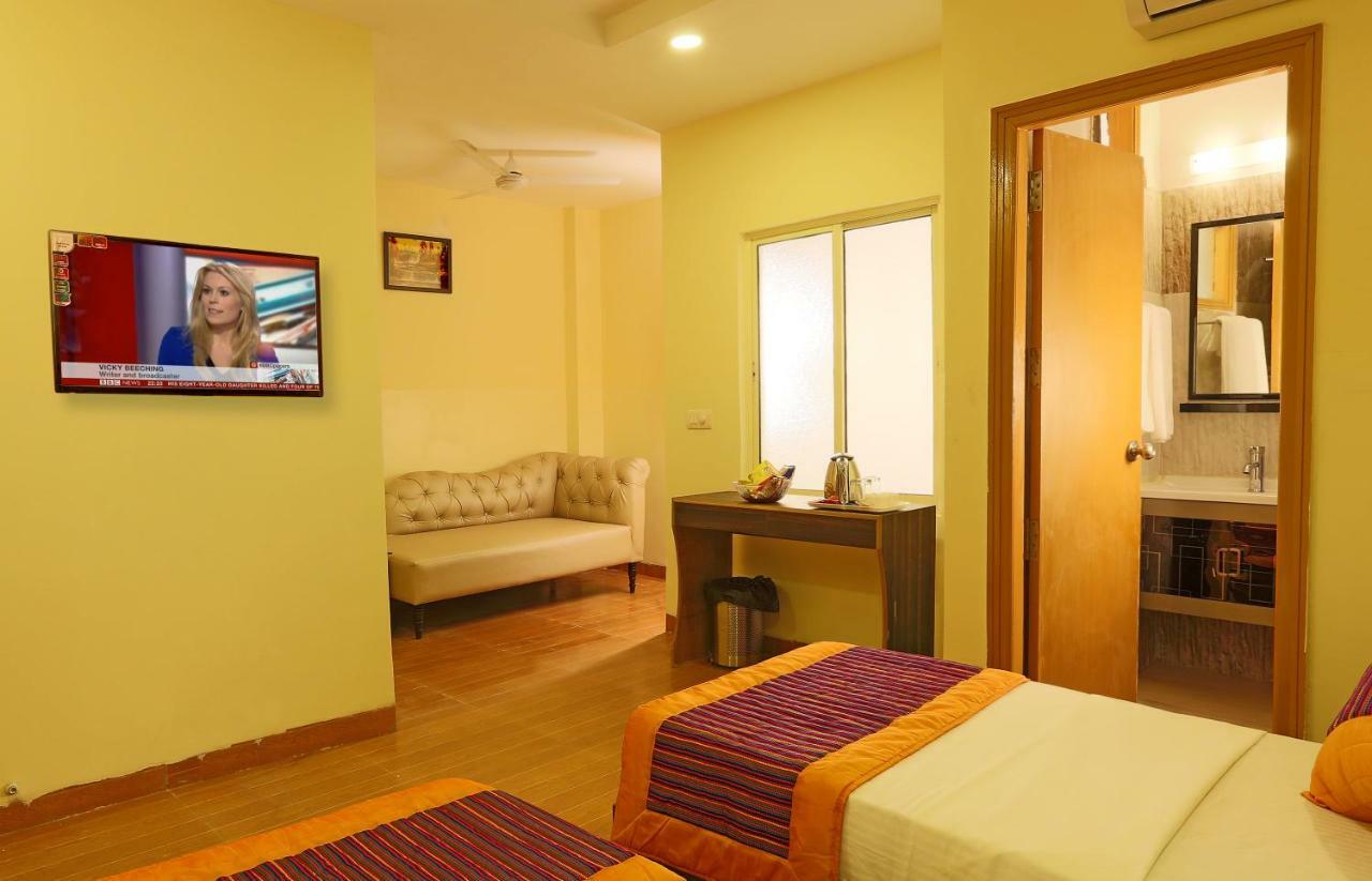 Hotel Airport City Near Delhi International Airport Нью-Дели Экстерьер фото
