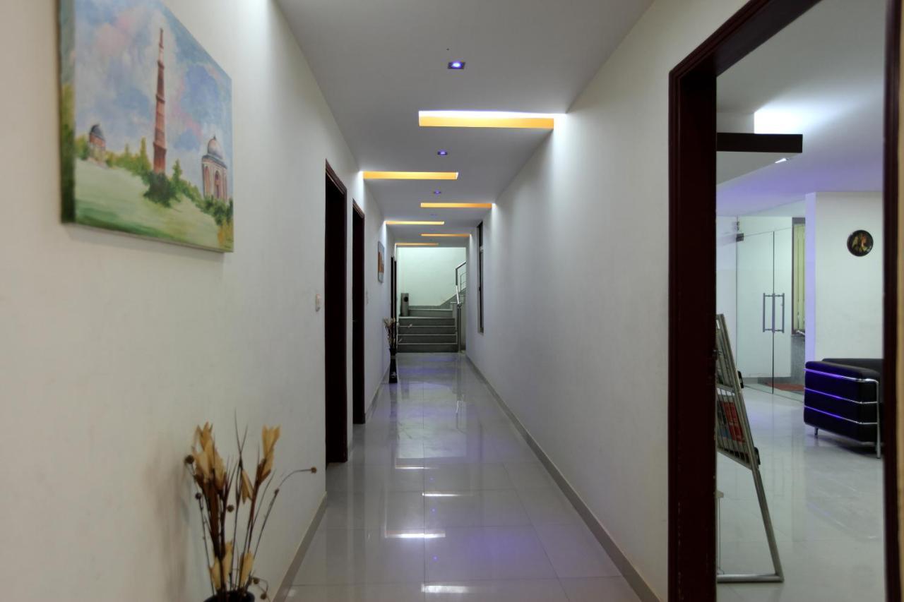 Hotel Airport City Near Delhi International Airport Нью-Дели Экстерьер фото